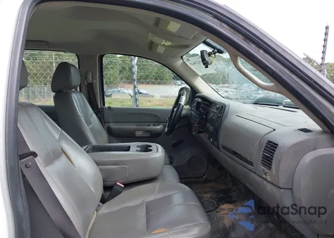 2008 Chevrolet Silverado 2500Hd Work Truck z USA, uszkodzony, nr VIN 1GCHC23K38F216002